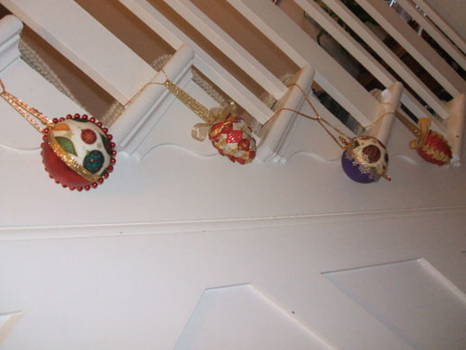 Hall baubles