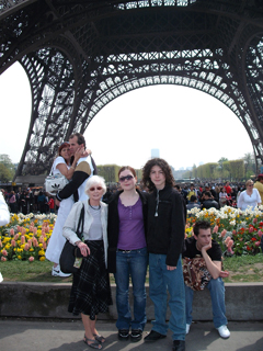 Mum and kids under the Eiffel Tower