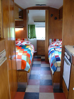 Glamping 8 - Overlander-single-beds
