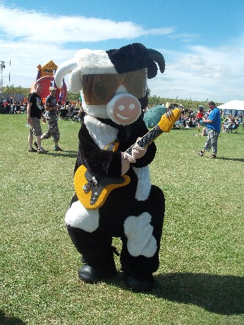 Tribfest Cow