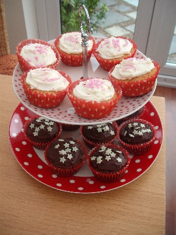 wedding cupcakes and cava