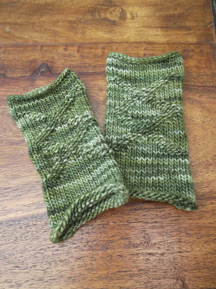 green wristwarmers 1
