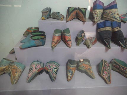 China Nationalities Museum Lotus feet shoes