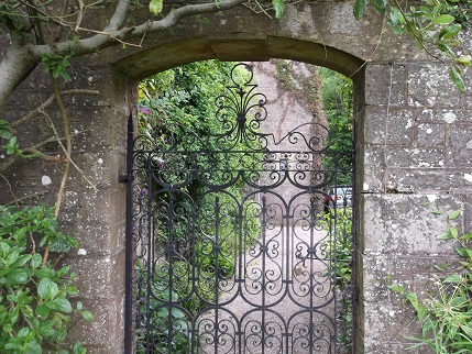NT Holiday June 2014 - Knightshayes garden 2
