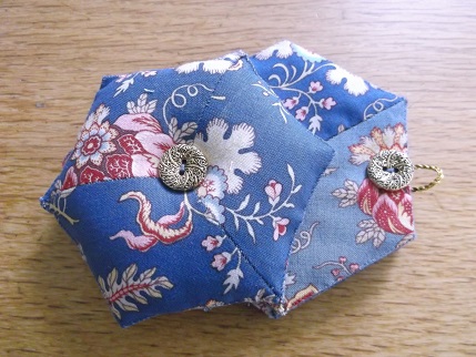 Hexi gift stitching 1