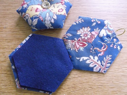 Hexi gift stitching 3