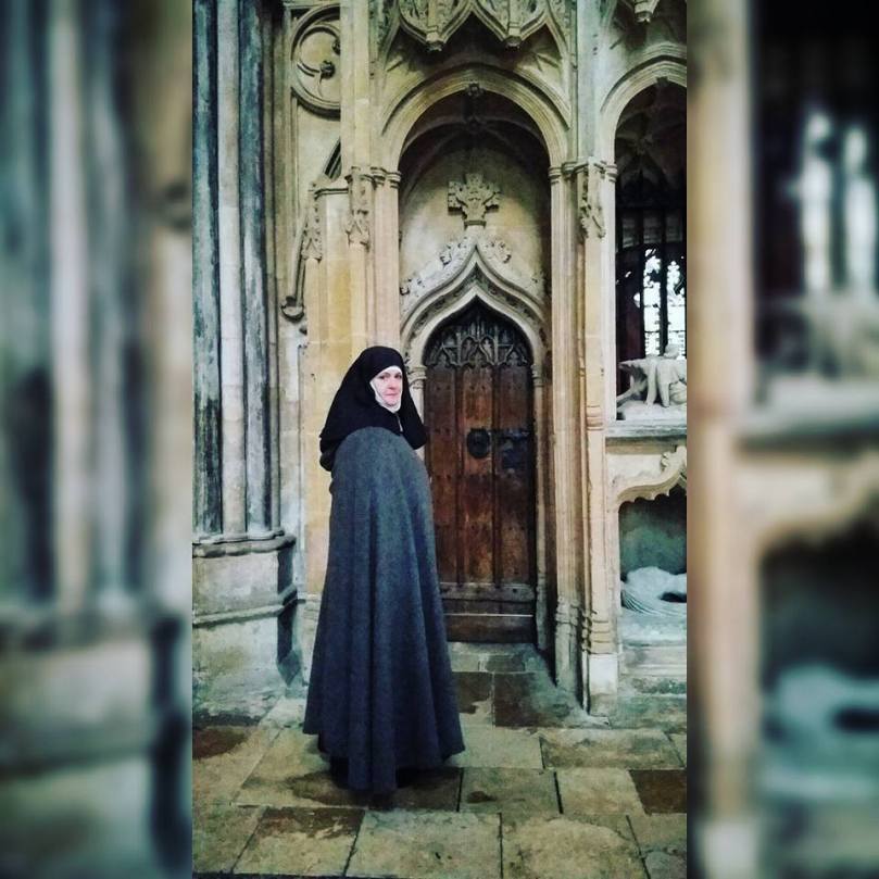 Alison at Lincoln door 2