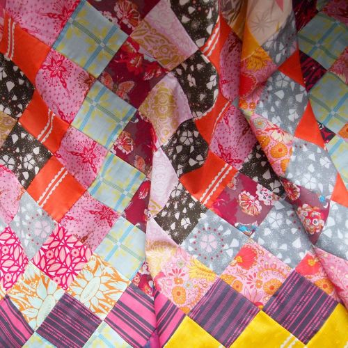 Scrappy Trip Along quilt