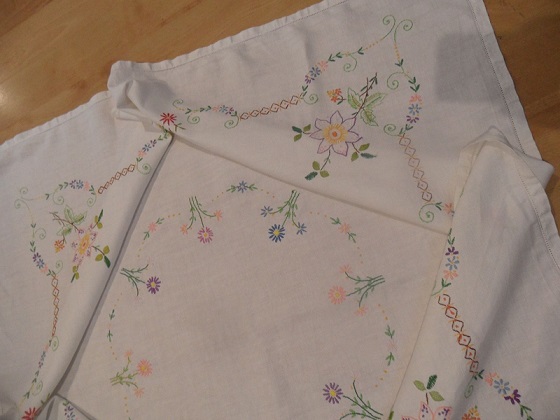 Ebay tablecloth 3