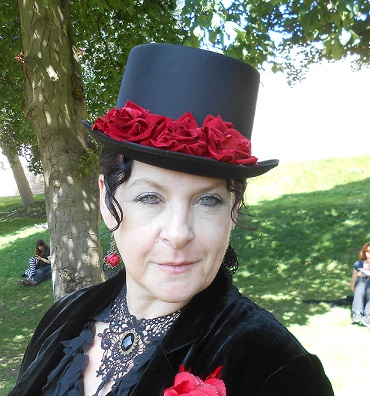 Steampunk Alison red hat