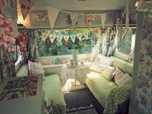 Retro cottage camper
