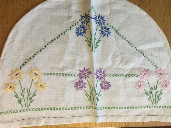 Vintage embroidered tea cosy 1